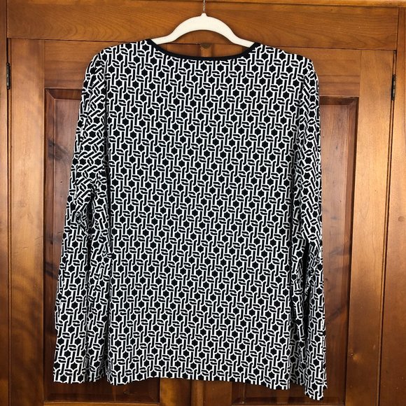 Lands' End Black and White Geometric Print Jersey Knit Long Sleeve Top Comfy - Picture 3 of 8
